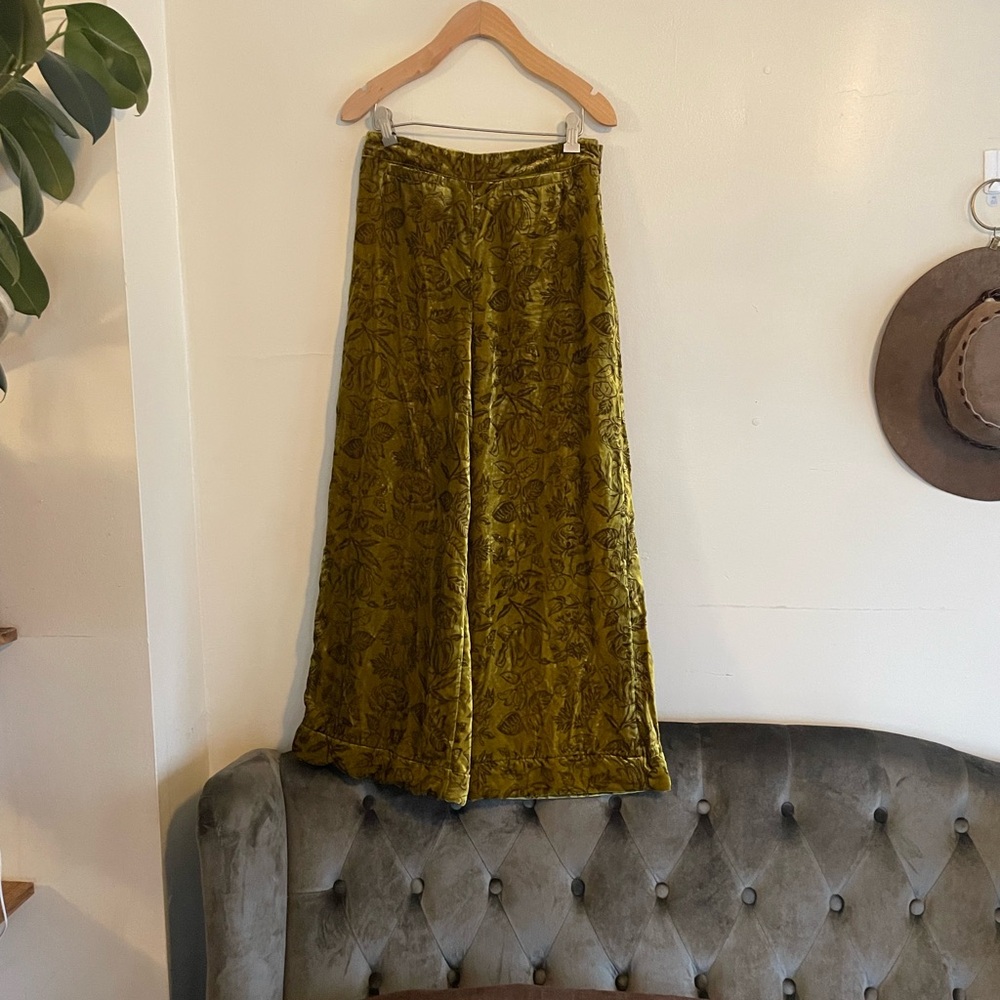 Anthropologie Womens Green Printed Wide Leg Velvet Pants Size 2